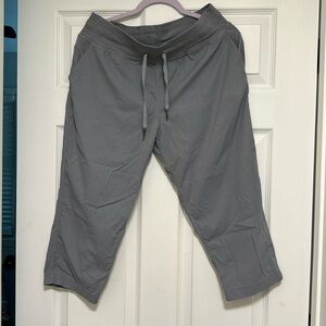 Lululemon dance studio crop